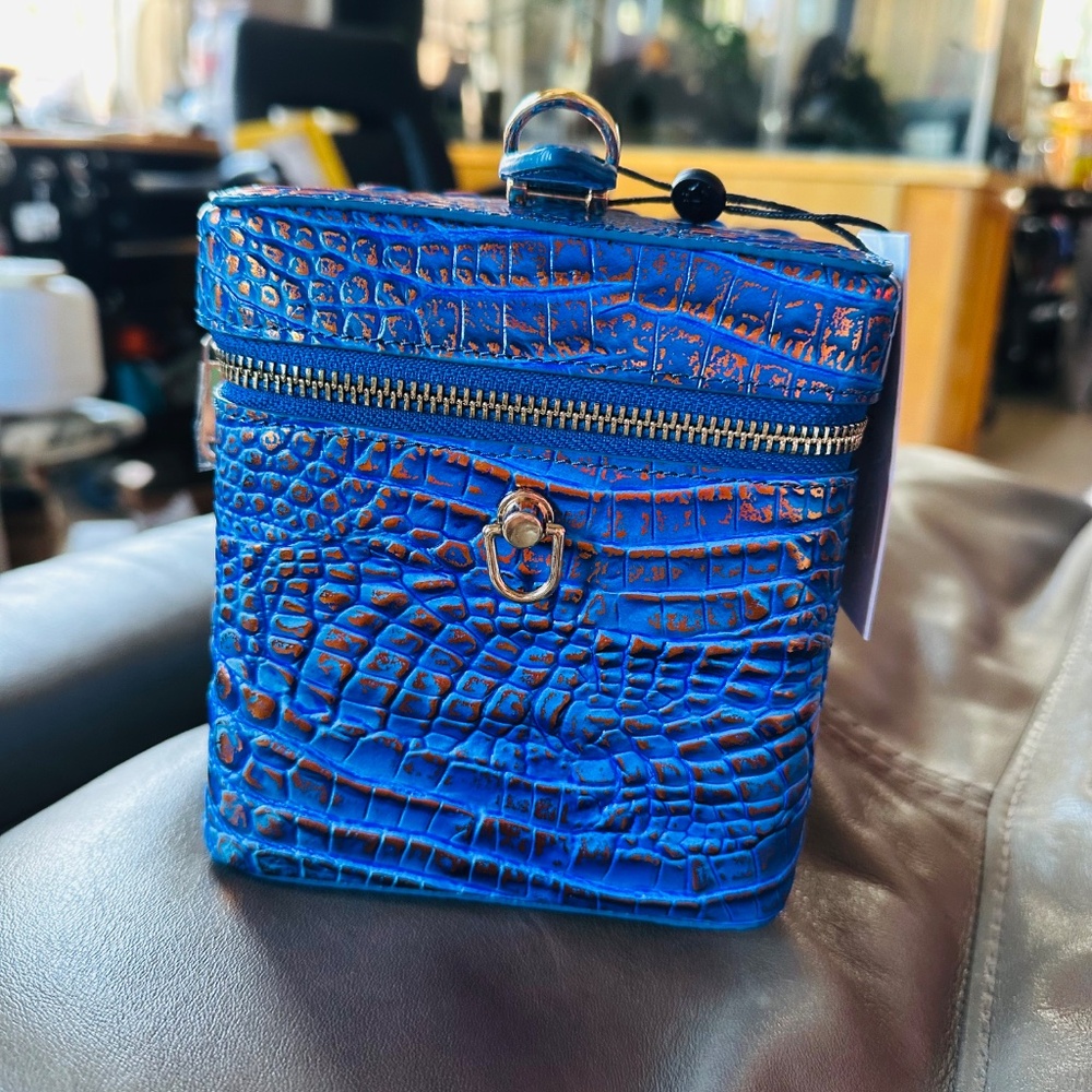 NWT Brahmin Make Up Case - Picture 4 of 7